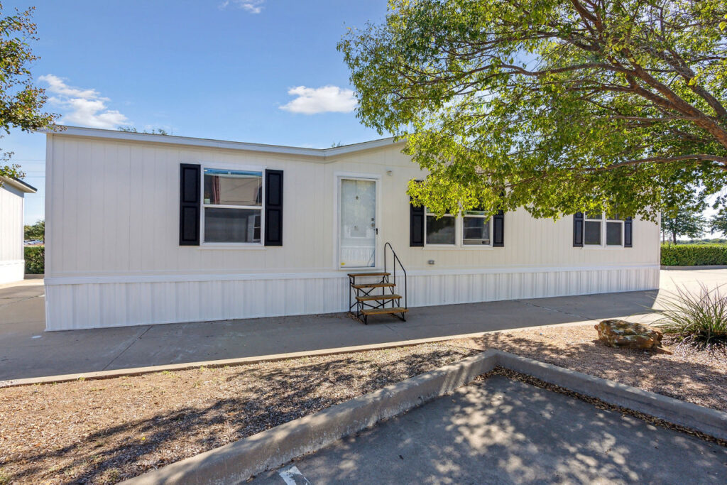 Champion prime 3252 mobile home