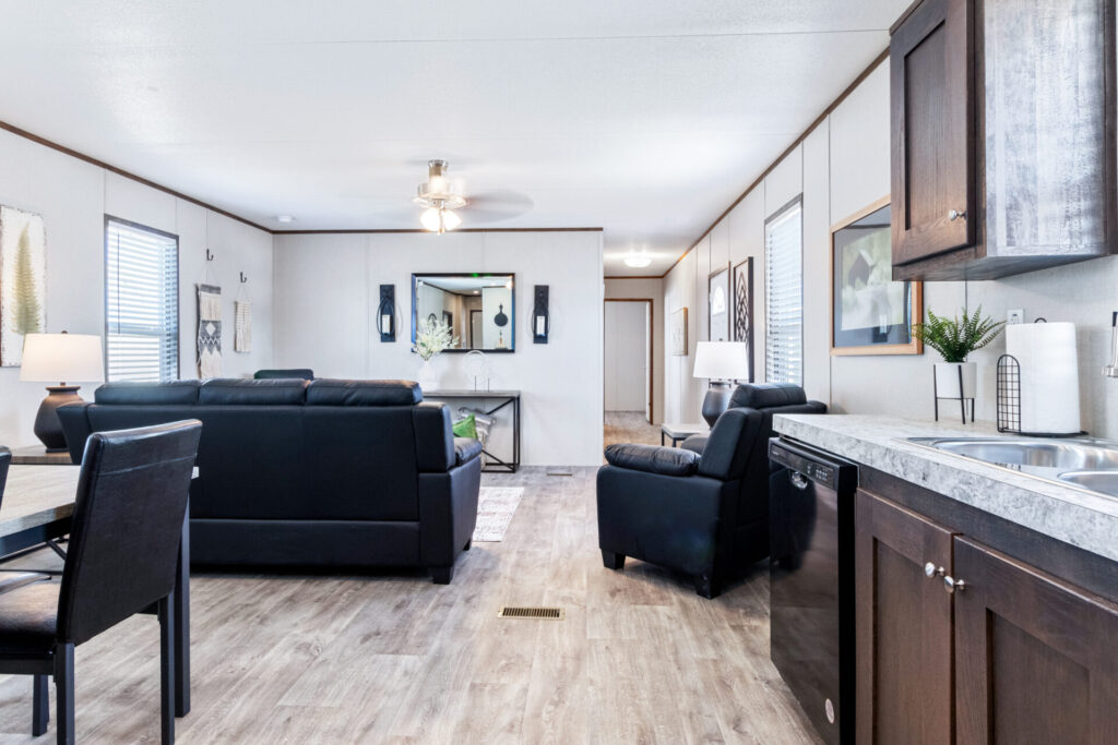 The tropic jessup housing mobile home