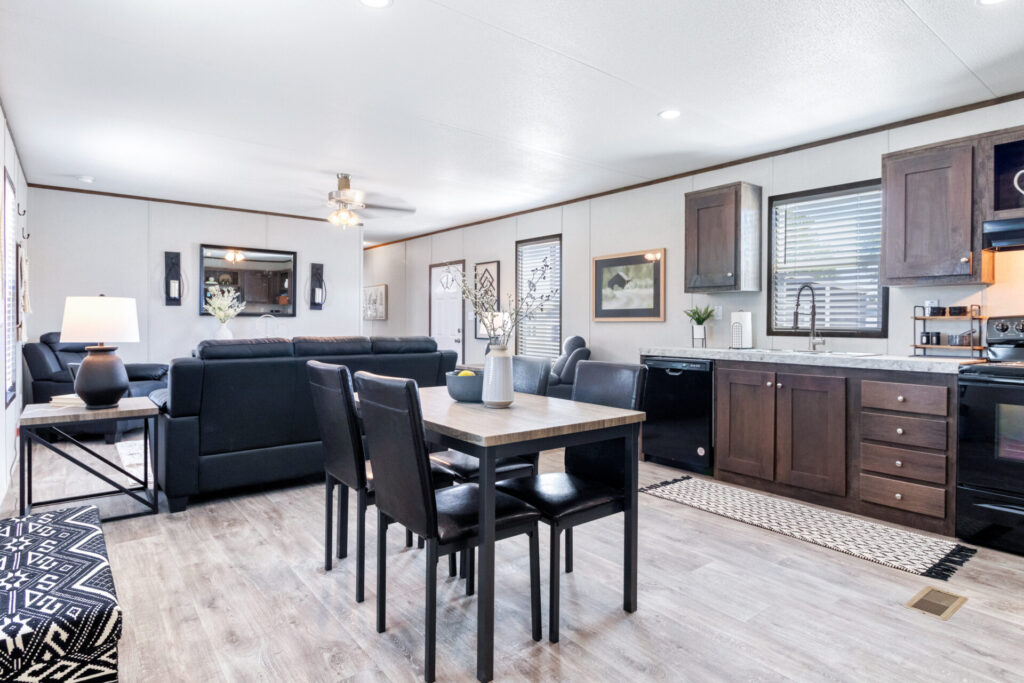 The tropic jessup housing mobile home