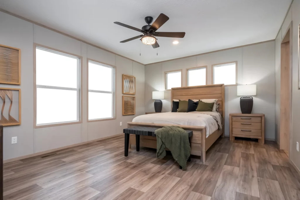 Clayton crockett mobile home