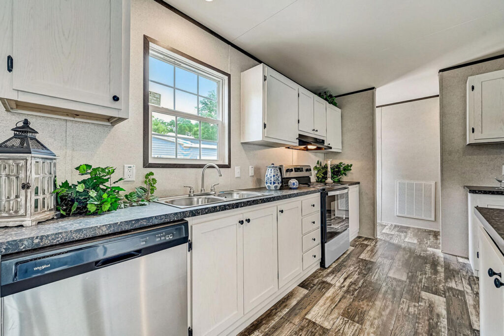 Prime 2856 Champion mobile home